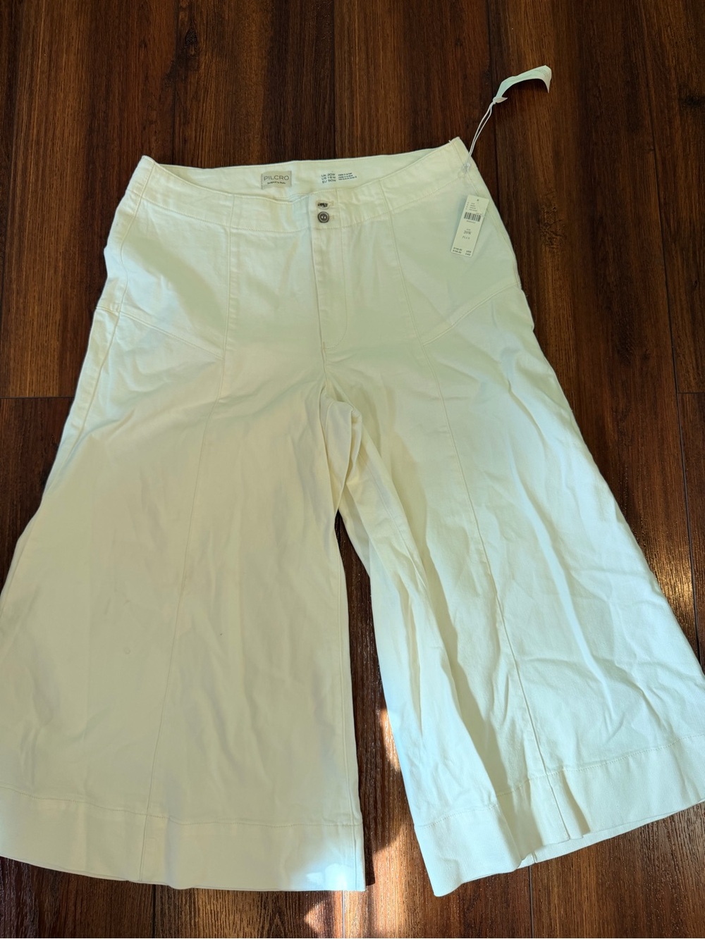 Pilcro White Wide-Leg Cropped Jeans